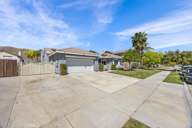 1251 Stepstone Court, Hemet, CA 92545