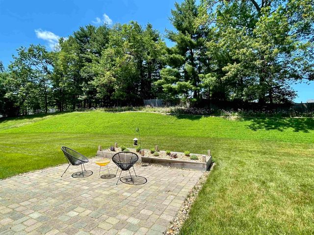 9 Catalina Lane, Nashua, NH 03064