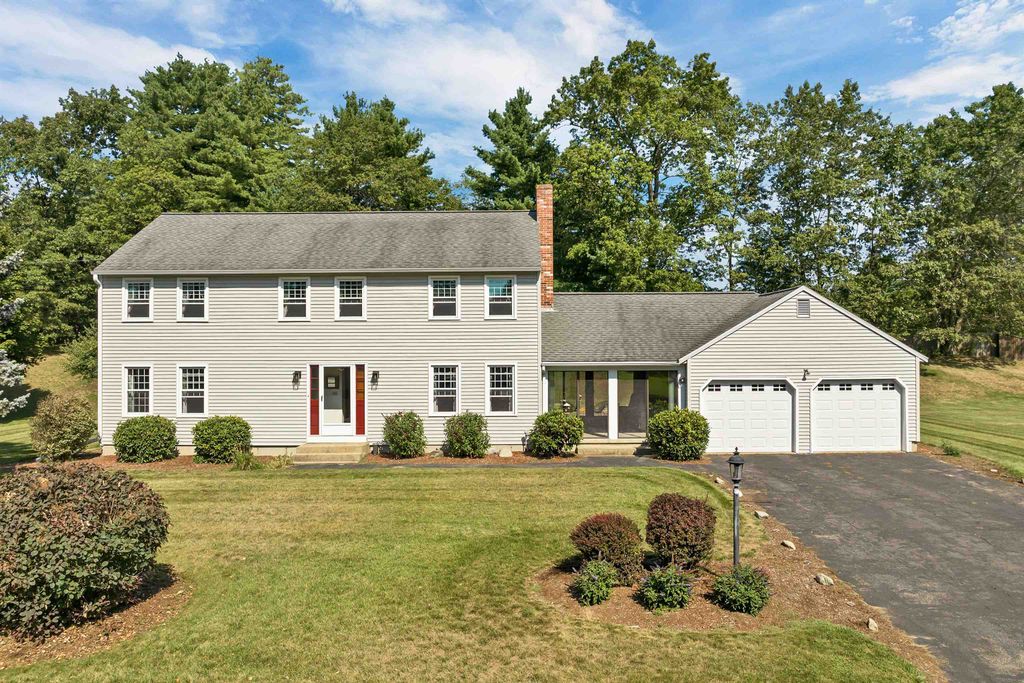 9 Catalina Lane, Nashua, NH 03064