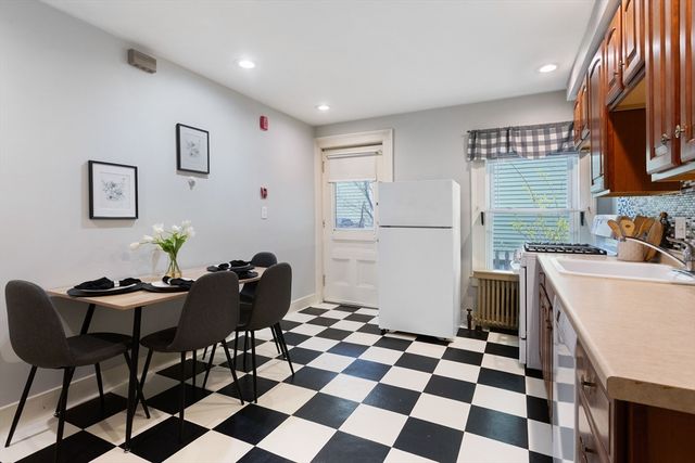 396 E Merrimack St 406, Lowell, MA 01852