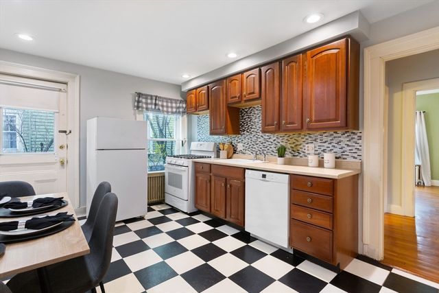 396 E Merrimack St 406, Lowell, MA 01852
