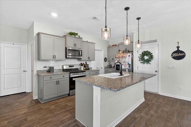 475 Cedarview Road, Summerville, SC 29486