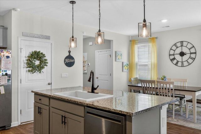 475 Cedarview Road, Summerville, SC 29486