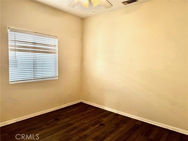 18930 Sherman Way 17, Reseda (los Angeles), CA 91335