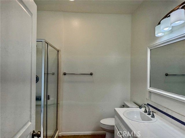 18930 Sherman Way 17, Reseda (los Angeles), CA 91335