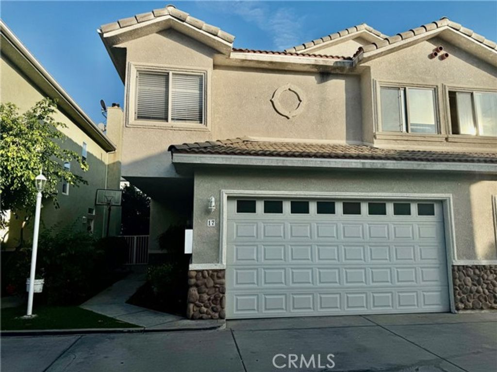 18930 Sherman Way 17, Reseda (los Angeles), CA 91335