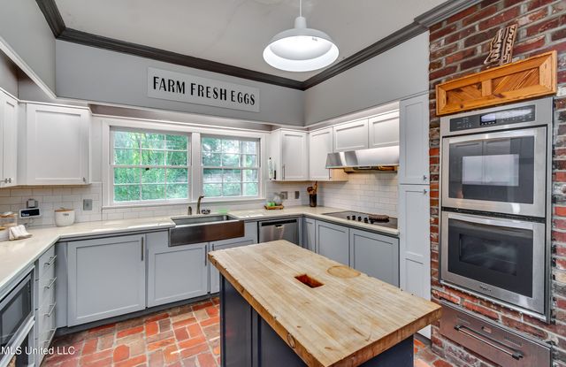 153 Peach Street, Flora, MS 39071