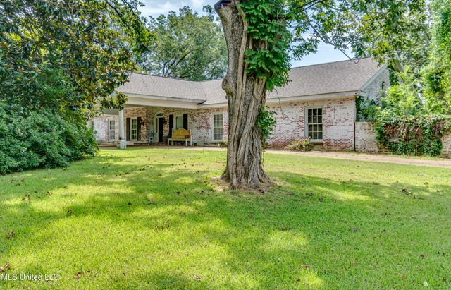 153 Peach Street, Flora, MS 39071
