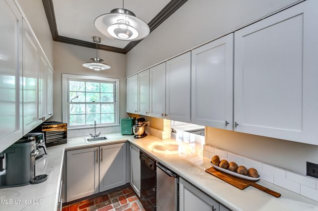 153 Peach Street, Flora, MS 39071