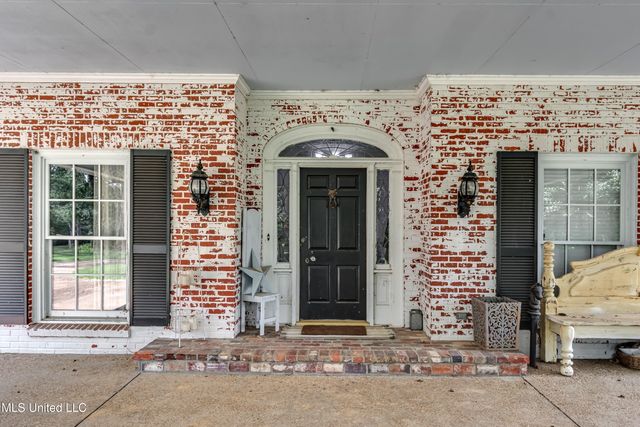 153 Peach Street, Flora, MS 39071