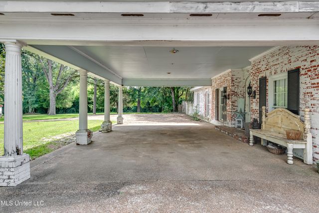 153 Peach Street, Flora, MS 39071