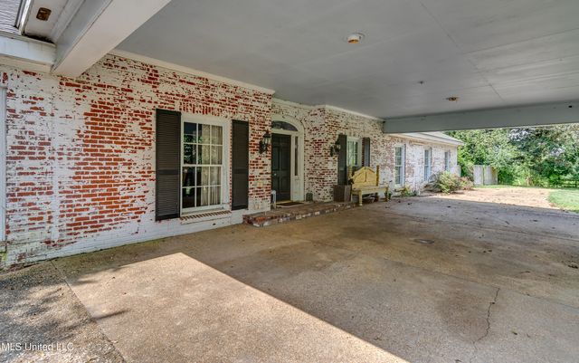 153 Peach Street, Flora, MS 39071