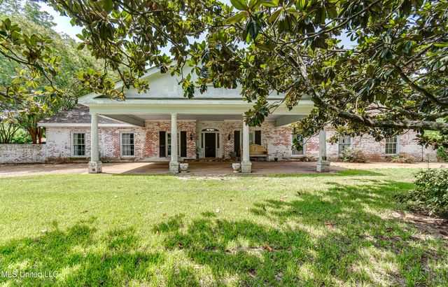153 Peach Street, Flora, MS 39071