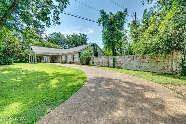 153 Peach Street, Flora, MS 39071