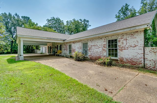 153 Peach Street, Flora, MS 39071