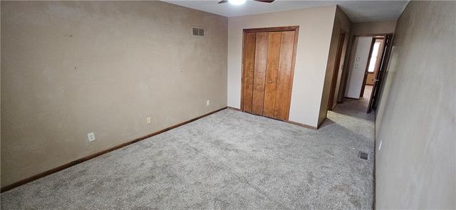 11838 Oakmont St Street, Overland Park, KS 66210