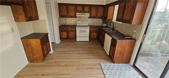 11838 Oakmont St Street, Overland Park, KS 66210