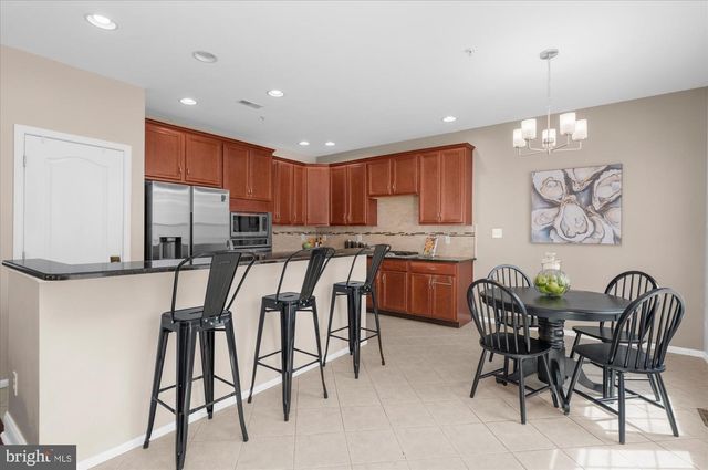 410 DORNISHWOOD PL, Chalfont, PA 18914