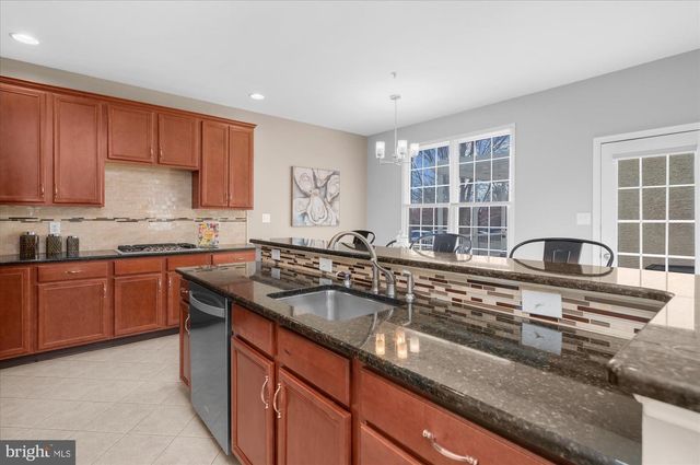 410 DORNISHWOOD PL, Chalfont, PA 18914