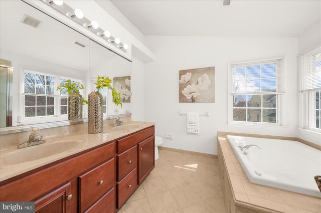 410 DORNISHWOOD PL, Chalfont, PA 18914