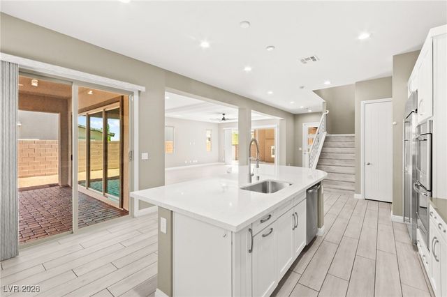 10314 Apache Blue Avenue, Las Vegas, NV 89135