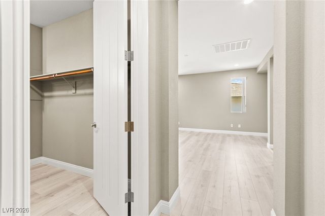 10314 Apache Blue Avenue, Las Vegas, NV 89135