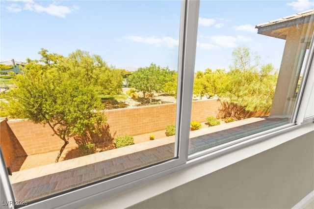 10314 Apache Blue Avenue, Las Vegas, NV 89135