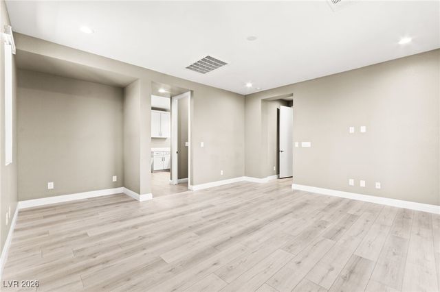 10314 Apache Blue Avenue, Las Vegas, NV 89135