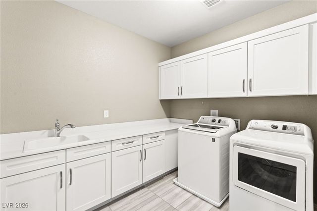 10314 Apache Blue Avenue, Las Vegas, NV 89135