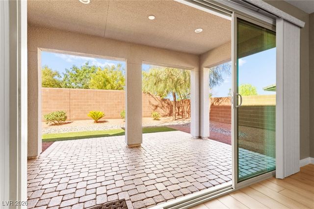 10314 Apache Blue Avenue, Las Vegas, NV 89135