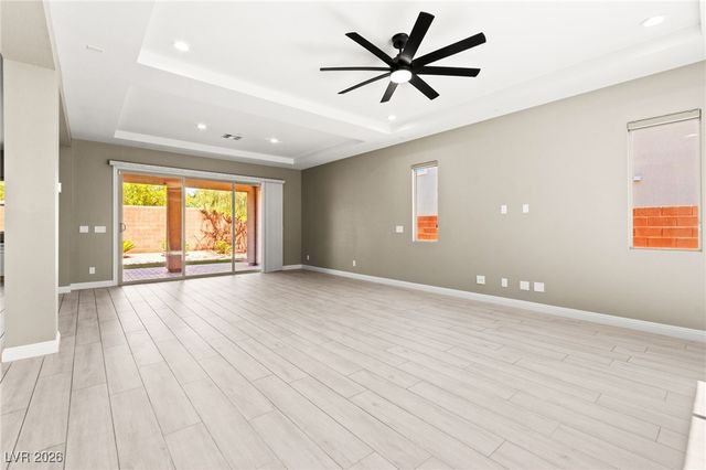 10314 Apache Blue Avenue, Las Vegas, NV 89135