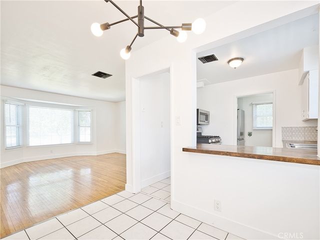 6153 Clybourn Avenue, North Hollywood, CA 91606