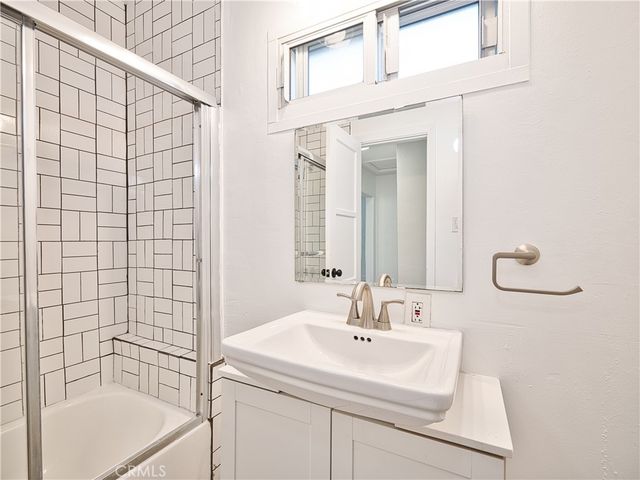 6153 Clybourn Avenue, North Hollywood, CA 91606