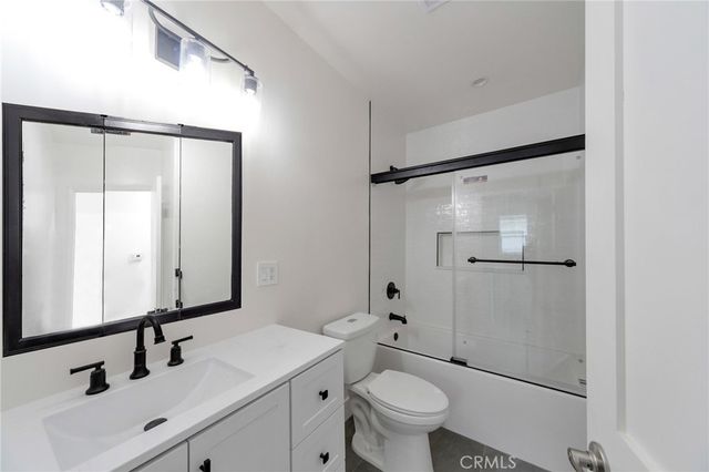 6153 Clybourn Avenue, North Hollywood, CA 91606