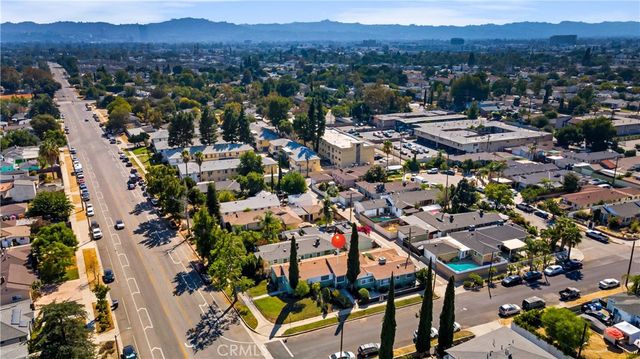 6153 Clybourn Avenue, North Hollywood, CA 91606