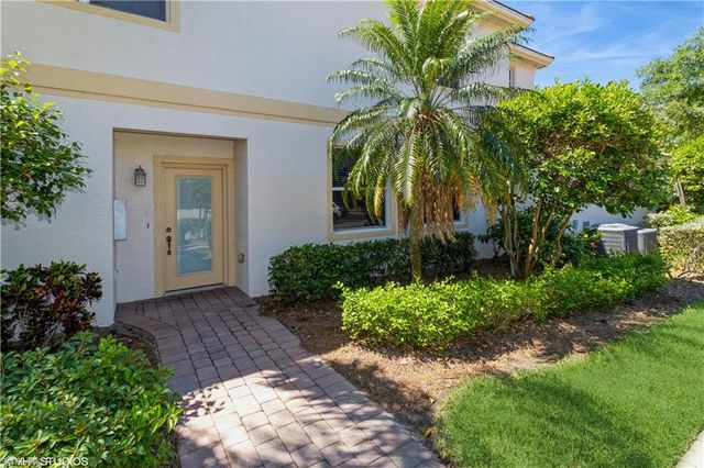 3010 Meandering WAY # 101, Fort Myers, FL 33905