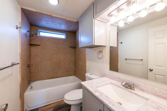 1112 Yogi Court, Redding, CA 96003