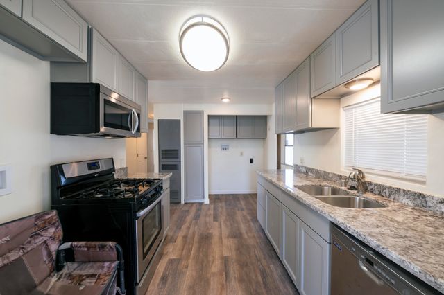 1112 Yogi Court, Redding, CA 96003