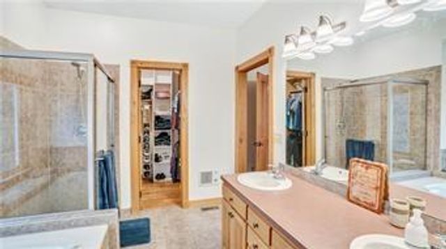 26550 Waverly Road, Paola, KS 66071