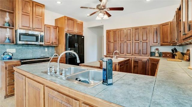 26550 Waverly Road, Paola, KS 66071