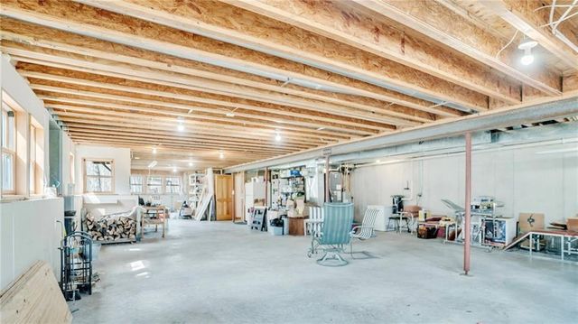 26550 Waverly Road, Paola, KS 66071