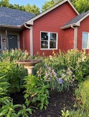 26550 Waverly Road, Paola, KS 66071