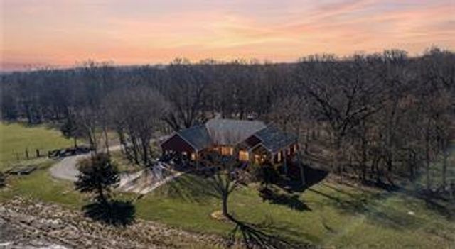 26550 Waverly Road, Paola, KS 66071