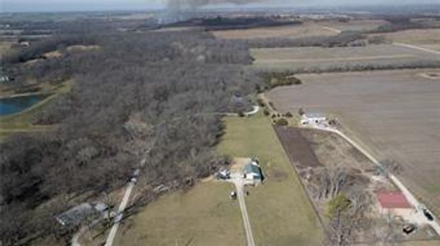 26550 Waverly Road, Paola, KS 66071