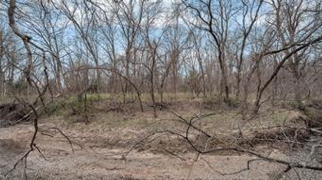 26550 Waverly Road, Paola, KS 66071