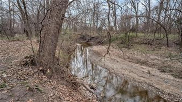 26550 Waverly Road, Paola, KS 66071