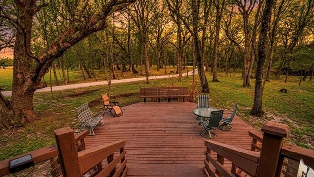 26550 Waverly Road, Paola, KS 66071