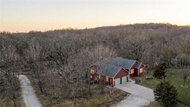 26550 Waverly Road, Paola, KS 66071