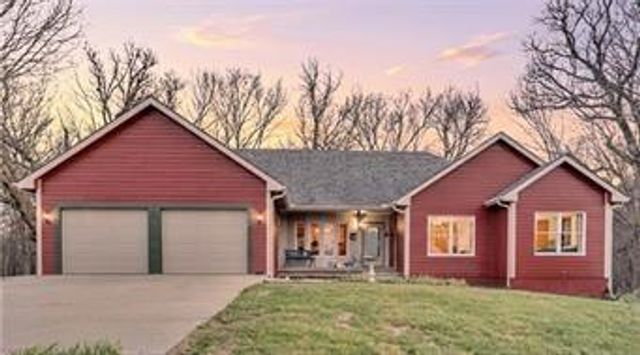 26550 Waverly Road, Paola, KS 66071