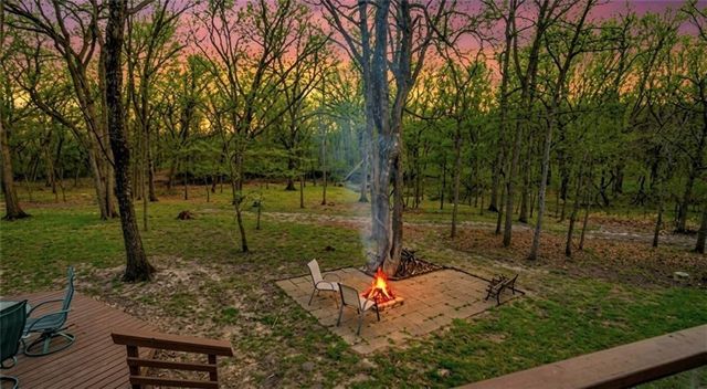 26550 Waverly Road, Paola, KS 66071